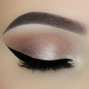 آرایش چشم؛ مدل‌های ترند 2025 + آموزش کامل و سریع انواع میکاپ چشم