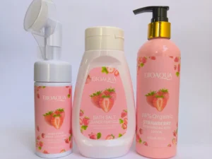 پک مراقبت پوستی توت فرنگی بیوآکوا 🍓