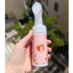 فوم شستشو صورت براش دار توت فرنگی بیواکوا Bioaqua